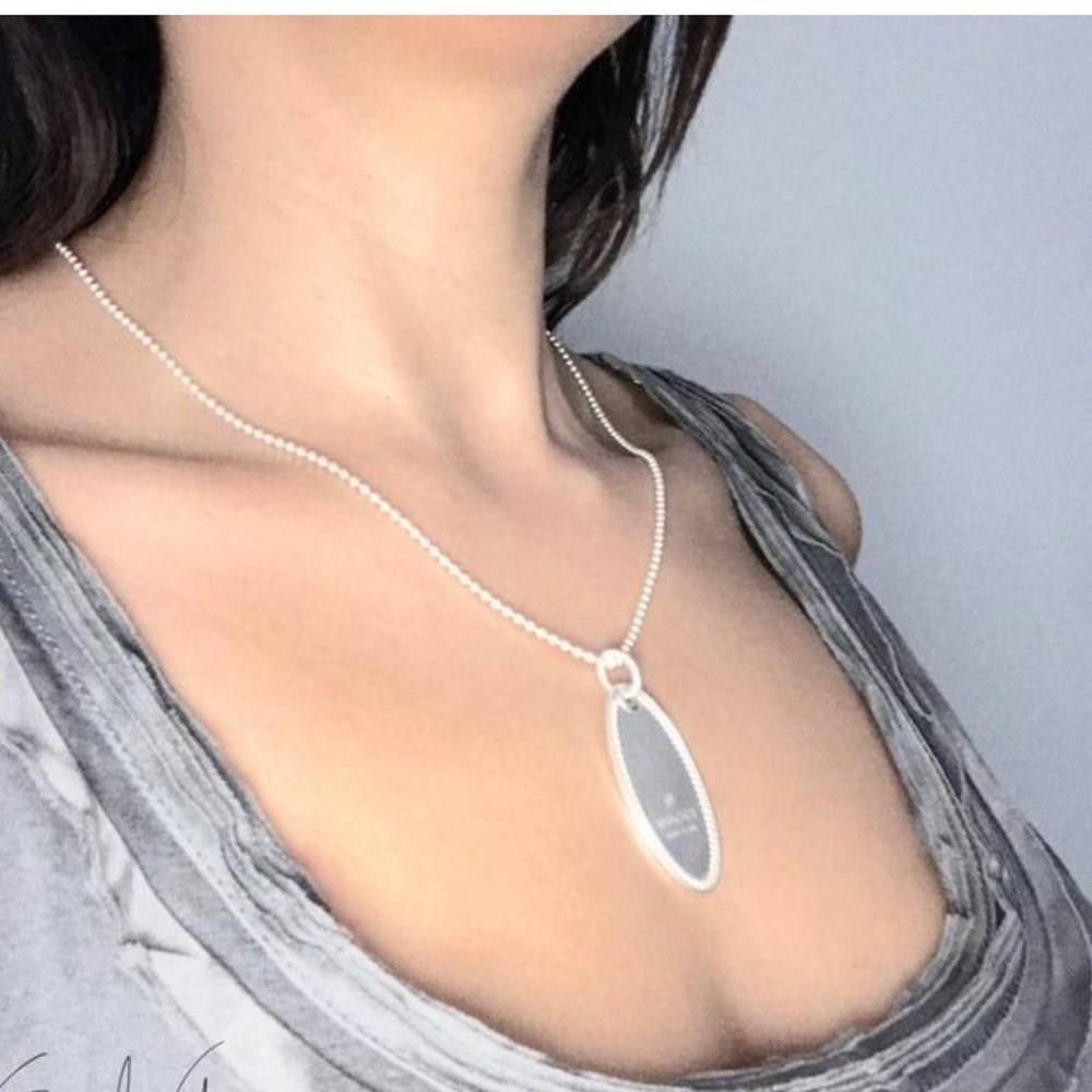 Gucci Sterling Silver Oval Charm Necklace NEW IN BOX - Picture 4 of 5